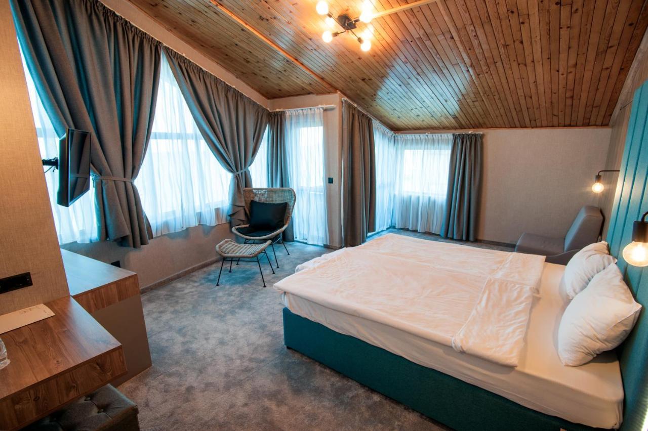 White House Family Hotel Spa Zone Baltschik Exterior foto
