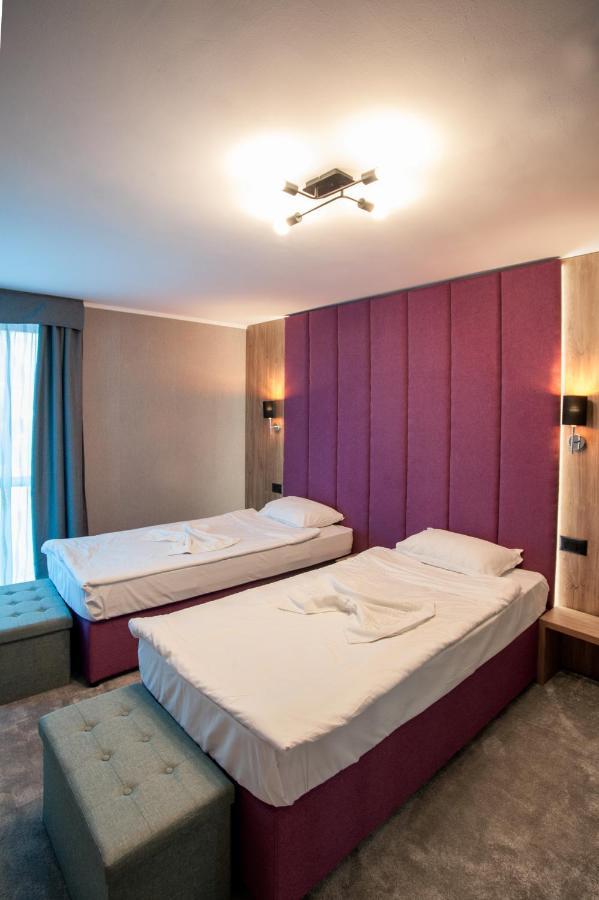 White House Family Hotel Spa Zone Baltschik Exterior foto